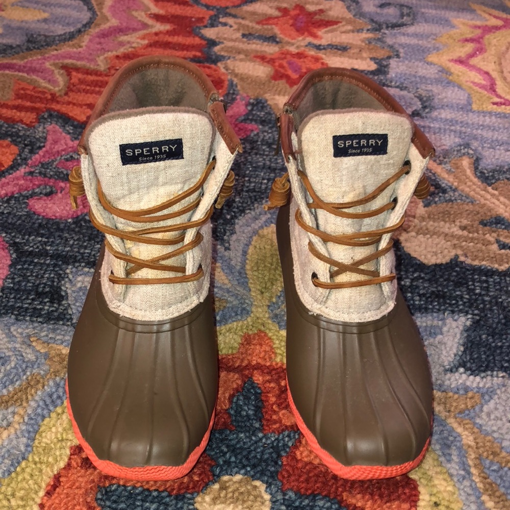 Woman’s Sperry Duck Boots
